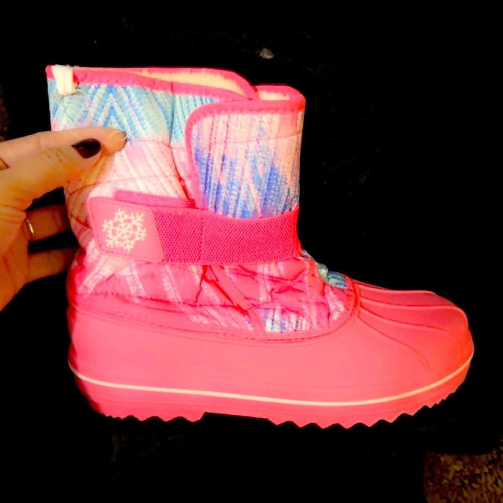 Snow boots